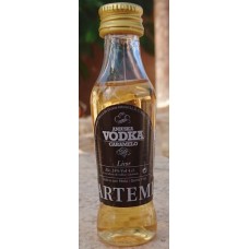 Artemi - Aniuska Vodka Caramelo Wodka-Karamell-Likör 24% Vol. 50ml Miniaturflasche produziert auf Gran Canaria