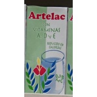 Artelac - Leche con Vitaminas A,D y E Reducido en Calorias 0,3% Fett H-Milch 1l Tetrapack produziert auf Gran Canaria