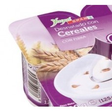 Yugui - Spar Yogur desnatado con Cereals 125g Becher produziert auf Teneriffa (Kühlware)